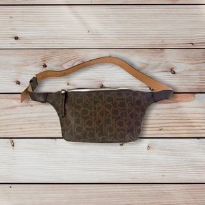 Calvin Klein NWOT Monogram Signature Belt Bag